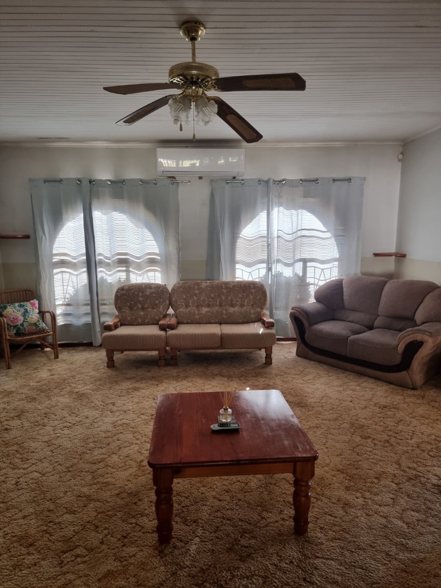 To Let 4 Bedroom Property for Rent in Schoemansville North West